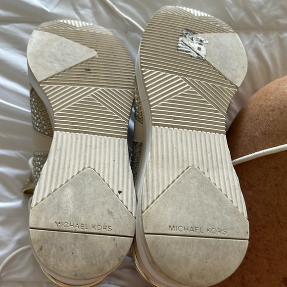 Sneakers - Picture 5 of 6